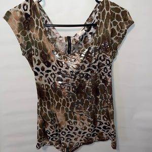 Leopard print Daytrip top. Zipper in brown. Size medium